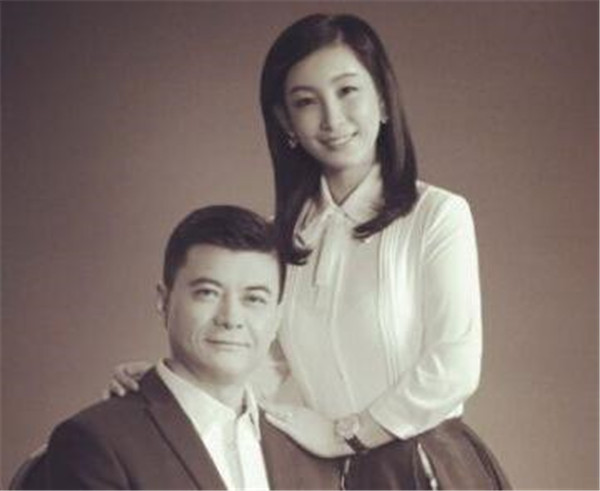 �غ�贵�һ���Ϲ���˭�м��θ��龭�� �غ�贽�����λ�ǰ����˭