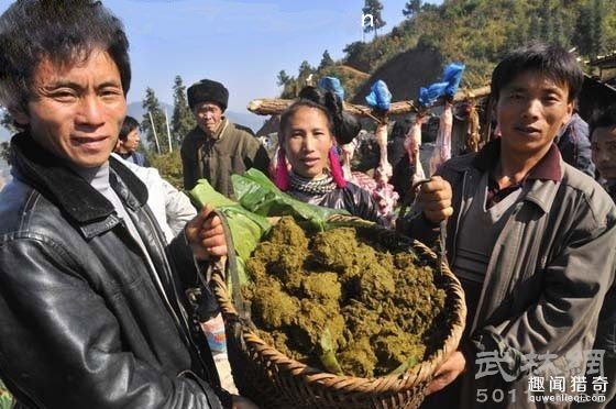 牛粪火锅除了牛粪还有什么好恶心 为什么苗族人那么爱吃牛粪火锅