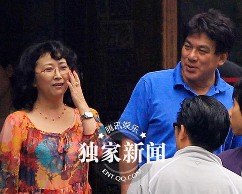 朱时茂几个老婆和邬君梅什么关系 朱时茂和范旭霞为什么分居8年