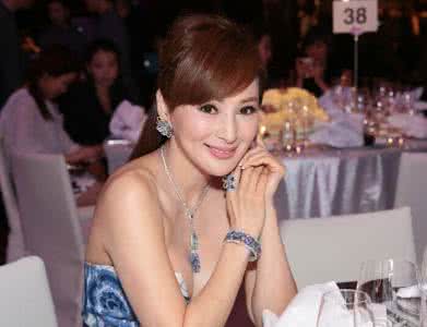 ̨����Ա���ظ��������Ը��� �����ݹ���Щ�Ƶ�����Ʒ