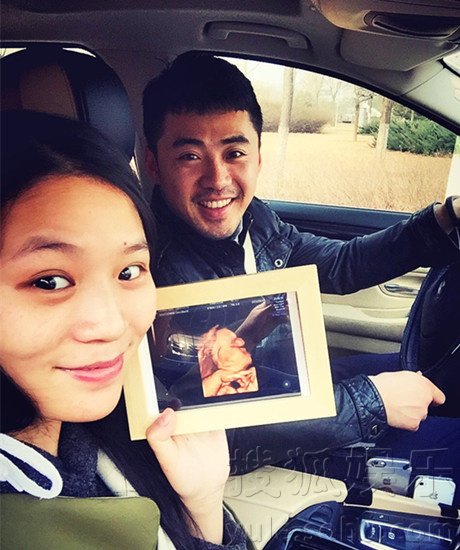 黄英的老公是谁怎么认识的 黄英老公家庭背景揭秘惊人的显赫