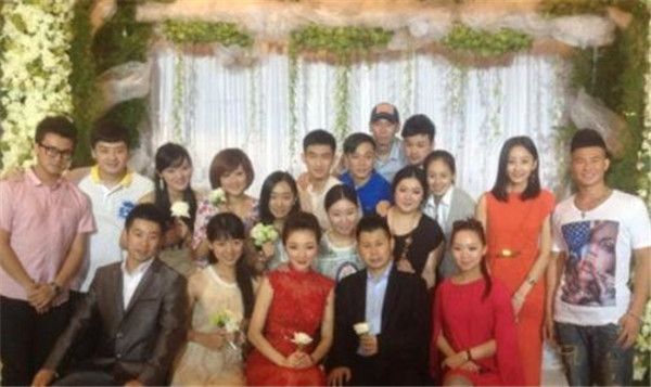 ����ΰ���ųµѺ���ʷ���� ����ΰ��һ��������ƬŮ����������˭