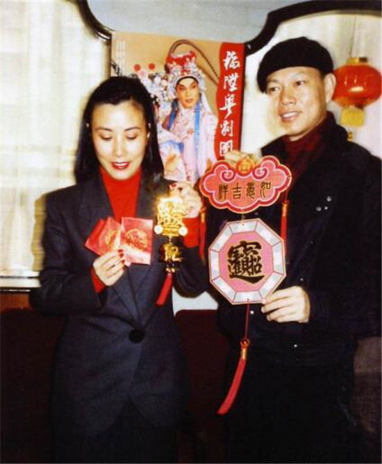 罗家英的前妻是谁有孩子吗 罗家英现任老婆汪明荃前夫是谁资料