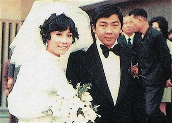 罗家英的前妻是谁有孩子吗 罗家英现任老婆汪明荃前夫是谁资料