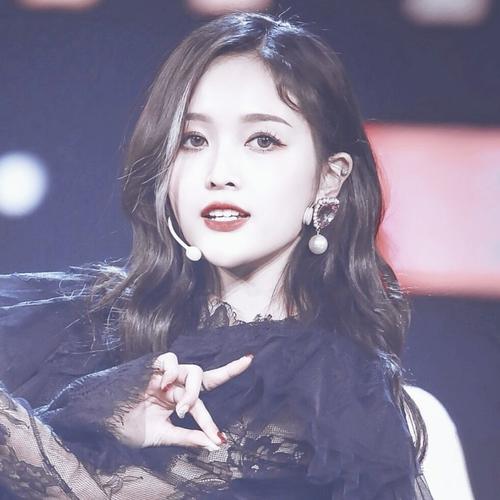 吴宣仪为什么有钱家庭资料介绍 吴宣仪爸爸是海南首富吗