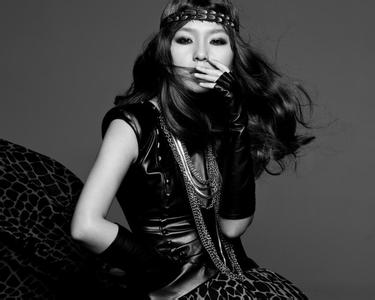 周笔畅整的认不出来了 周笔畅整容前后照片对比近照及女人味图片