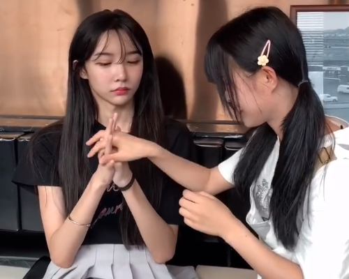 抖音七阿姨什么来头真名个人资料背景真实身份 七阿姨是谁的女儿