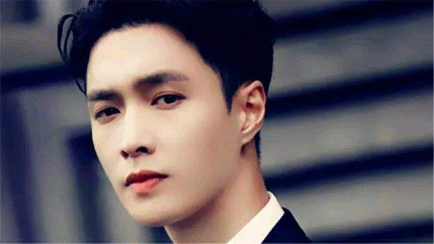 ��������˭���µ����˸�ĸ��ʲô�� �����˸������ϼ�ͥ��������