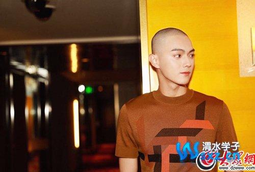 �������Ը��층�������������˭΢���������ϱ������� Ů����˭