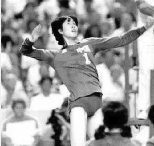 郎平退休金是多少一年年薪工资是多少 女排郎平美国天价豪宅曝光