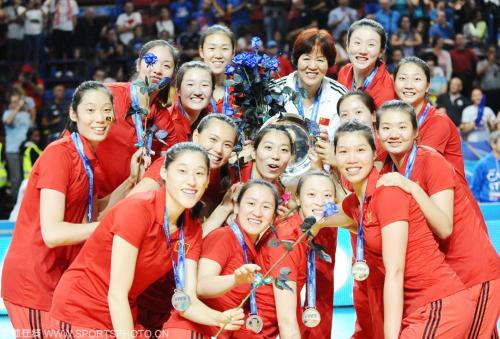 郎平退休金是多少一年年薪工资是多少 女排郎平美国天价豪宅曝光