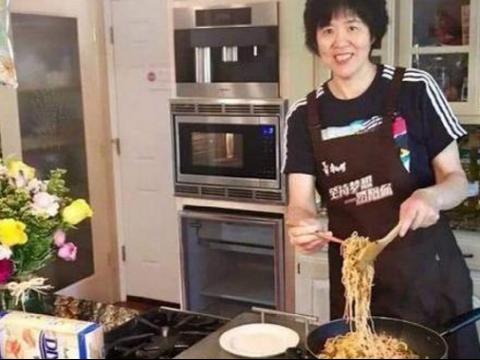 郎平退休金是多少一年年薪工资是多少 女排郎平美国天价豪宅曝光