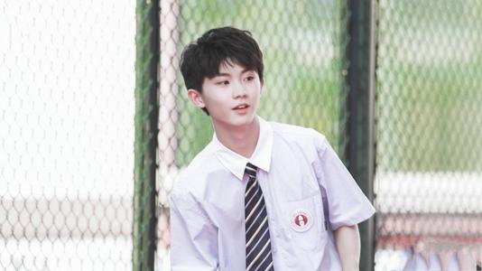 马嘉祺家世背景 家里到底多有钱是郑州首富真假爸爸是干什么的