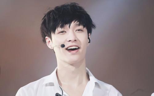 �����˳��Ϲ��������� ������Ů����������������ͼƬΪʲô����