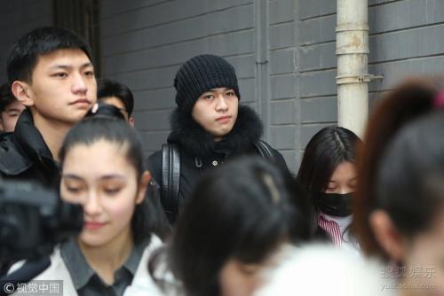 �����������ƶ��΢����������Ů�ѽ��� ����ں�����ô���