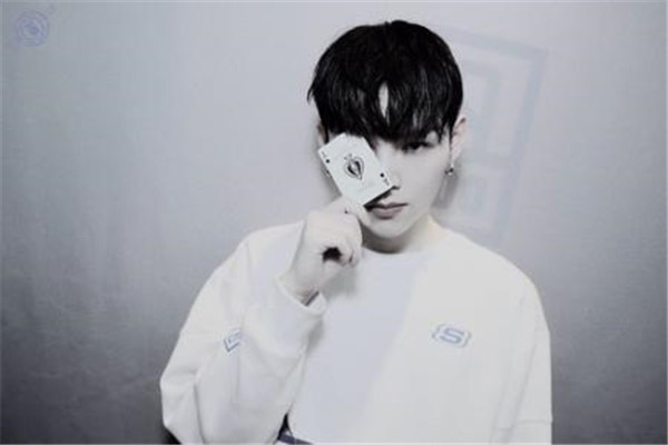 ���ǽ���ô��ô��Ǯ�Ǹ������� ���ǽ�Ϊʲô���ڱ���ںö���