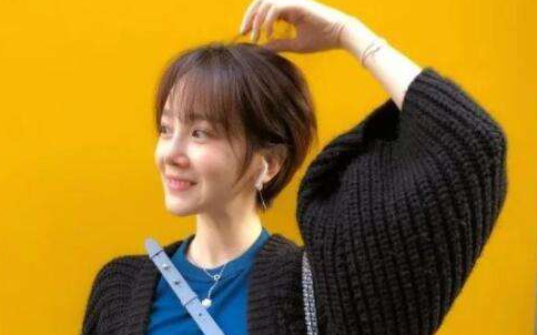 ��С���˭�ĸ�ǰ������˭��Ƭ ��С������ı��Ӻü�������Ƭ