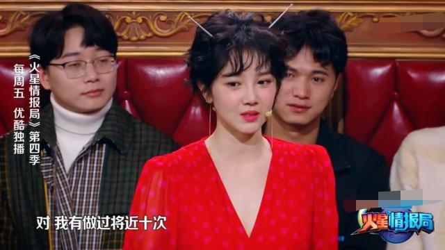 ��С���˭�ĸ�ǰ������˭��Ƭ ��С������ı��Ӻü�������Ƭ