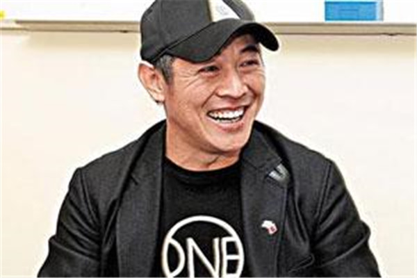 李连杰得了什么病能治好吗 为什么李连杰会得甲亢什么时候得的