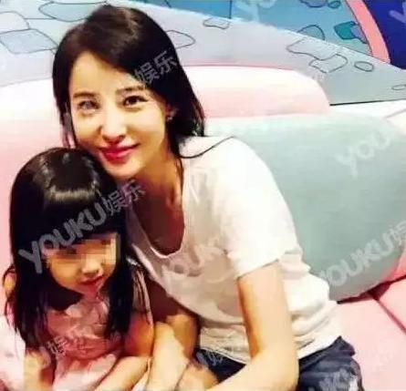 康作如个人资料照片现任老公是谁 康作如和女儿照片汪璟怡多大