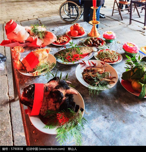 上坟水果放几个忌讳带什么水果 上坟五个菜是什么菜不能带什么菜