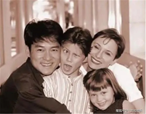 �ܻ������ſ�����������Ϊ����ͷ�׷� ����������ʱ��Ƭ����