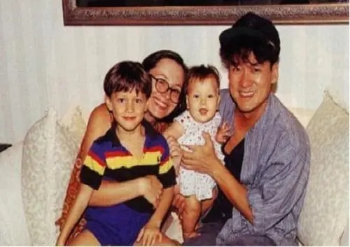 �ܻ������ſ�����������Ϊ����ͷ�׷� ����������ʱ��Ƭ����