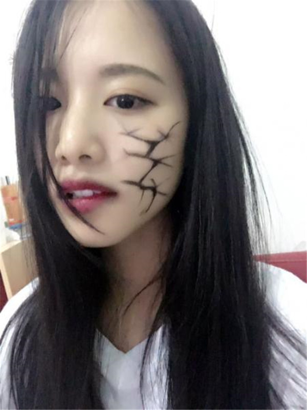 台球主播艾菲joan微博真名多大了哪里人 斯诺克主播艾菲的艳照