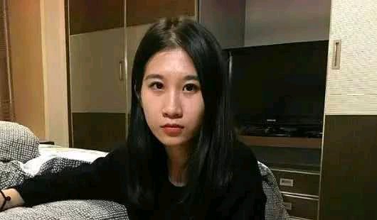 ��ǿ������Ů����Ң��Ƭ������������˭ ����Ң��ͥ������θ���