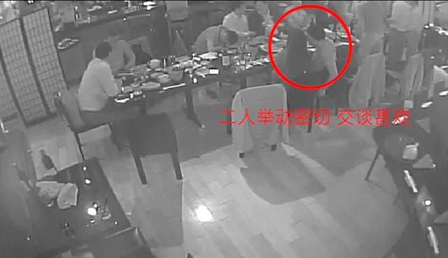 ��ǿ������Ů����Ң��Ƭ������������˭ ����Ң��ͥ������θ���