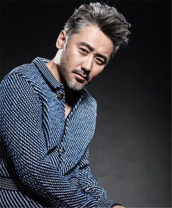 吴秀波娇妻罕见曝光 揭秘吴秀波老婆何震亚个人资料