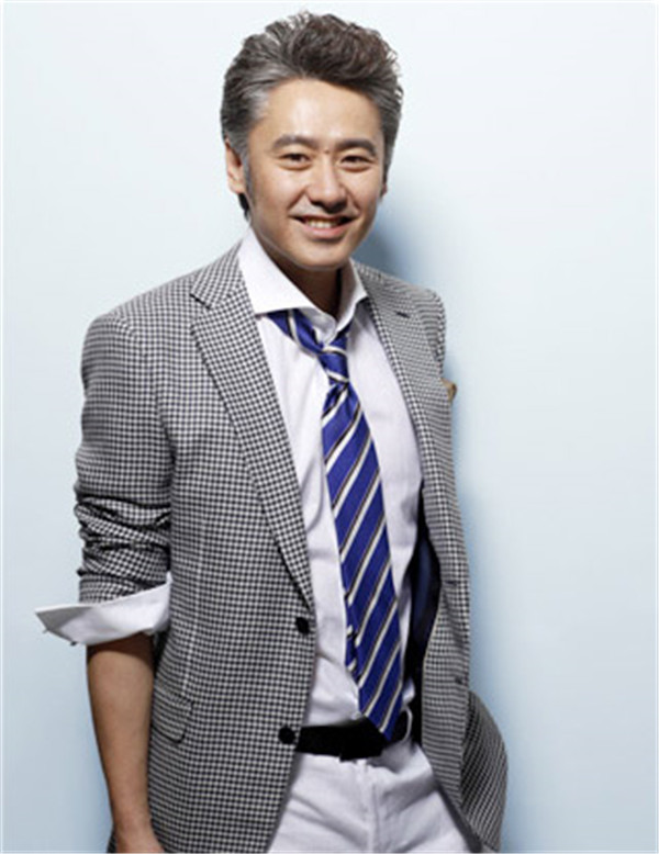 吴秀波娇妻罕见曝光 揭秘吴秀波老婆何震亚个人资料