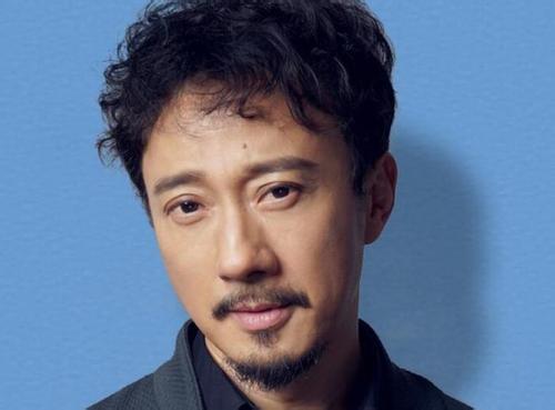 赵立新为什么是瑞典籍 赵立新结过几次婚老婆俞岚和三个孩子照片