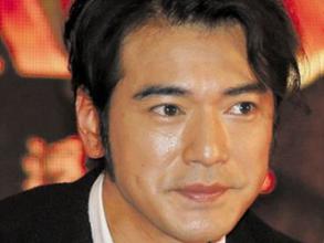 �����������Ϊʲô����� �������ϵ�Ů���Ѷ���˭���¶�̬