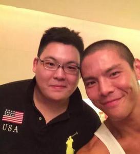 向佑长得这么难看是不是向华强亲生 向华强面相很凶恶被传弱智