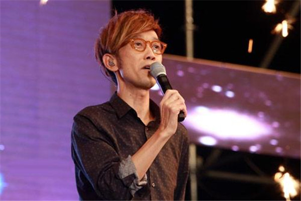 周传雄暴瘦对比照片瘦了多少斤 周传雄为什么暴瘦得了什么病近况