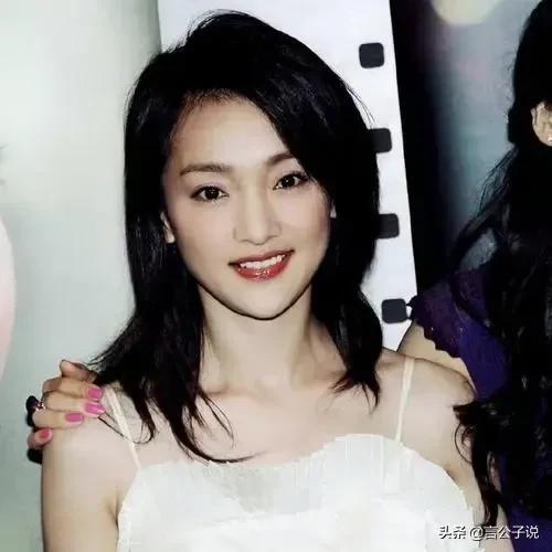 ����С��Ѹ������λŮ��Ա�ĶԱ�:�еĳ������� �е���鷭����