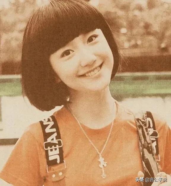 ����С��Ѹ������λŮ��Ա�ĶԱ�:�еĳ������� �е���鷭����