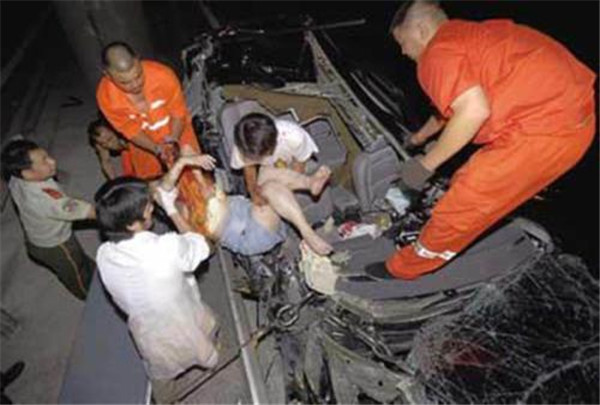 ���賵����ô�������������¼�������Ϊ�� ����˾��С������2�δ�