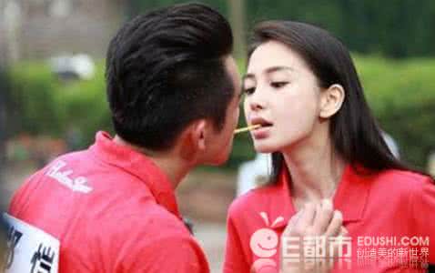 郑恺是不是喜欢杨颖 baby和郑恺在水下亲嘴图 郑恺和杨颖淡过恋爱