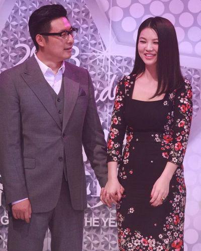 王岳伦的前妻是谁家境很牛吗 王思懿是王岳伦前妻吗个人资料简介