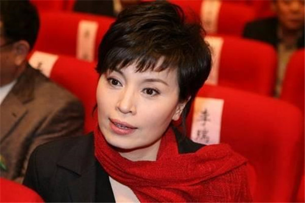 Ů������������������Ϲ���˭ ����Ů���������������˼�����Ƭ