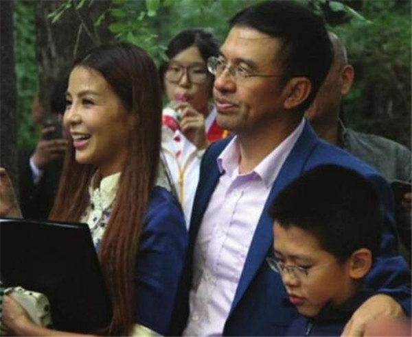 Ů������������������Ϲ���˭ ����Ů���������������˼�����Ƭ