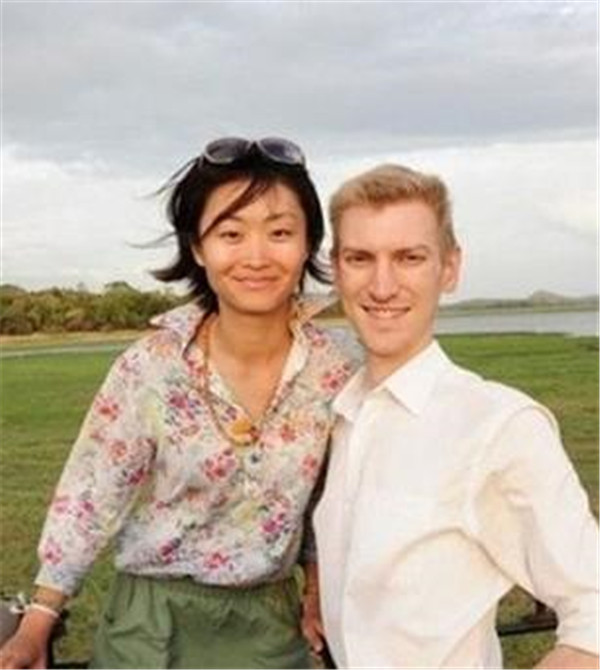 Ů������������������Ϲ���˭ ����Ů���������������˼�����Ƭ