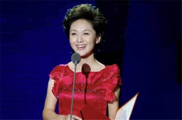 Ů������������������Ϲ���˭ ����Ů���������������˼�����Ƭ