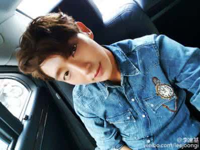 ��׼����������Ӣ����˭��Ƭ���� ��׼�������Լ��к����������