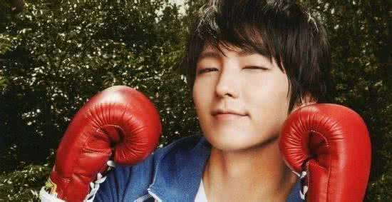 ��׼����������Ӣ����˭��Ƭ���� ��׼�������Լ��к����������