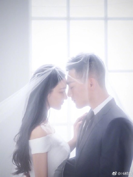 张馨予老公何捷什么军衔是军三代 个人资料家庭背景父母家世介绍