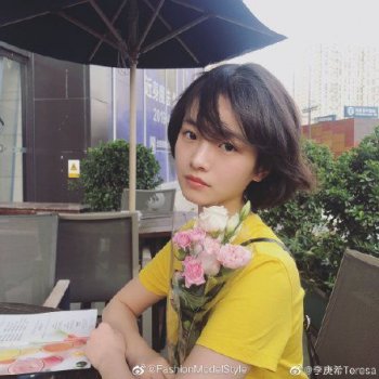 李庚希多少岁 也是一位00后哦
