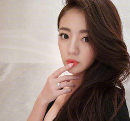 陈荣炼多大年龄了 比安以轩大几岁